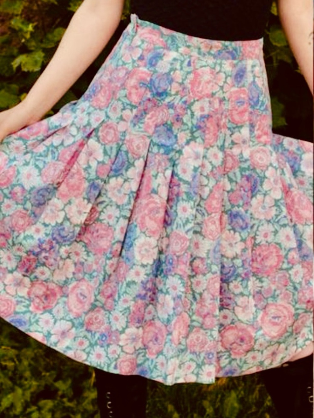 LAURA ASHLEY, Women’s  Vintage Pink & Green Floral Pleated Midi Skirt, Size 8